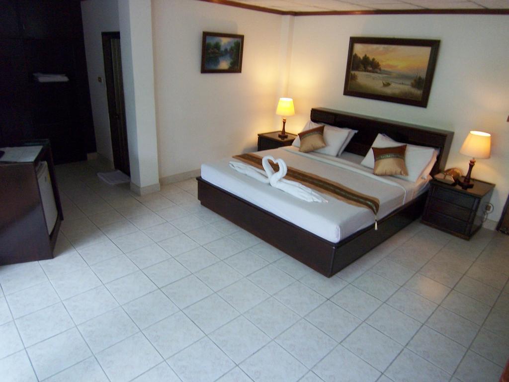 Hotel Villa Swiss Garden Patong Esterno foto